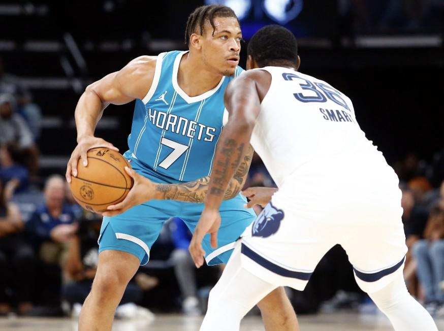 开云体育下载入口-记者：山东新外援约翰逊已经抵达香港，能赶上CBA二阶段首战